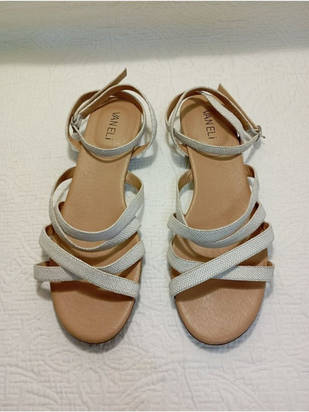 Vaneli Strappy Sandals 9.5M Textured Leather Adjustable Ankle Strap Low Heel